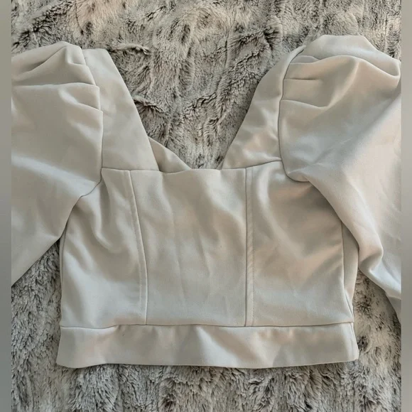 White top white longs sleeve - Picture 3 of 3